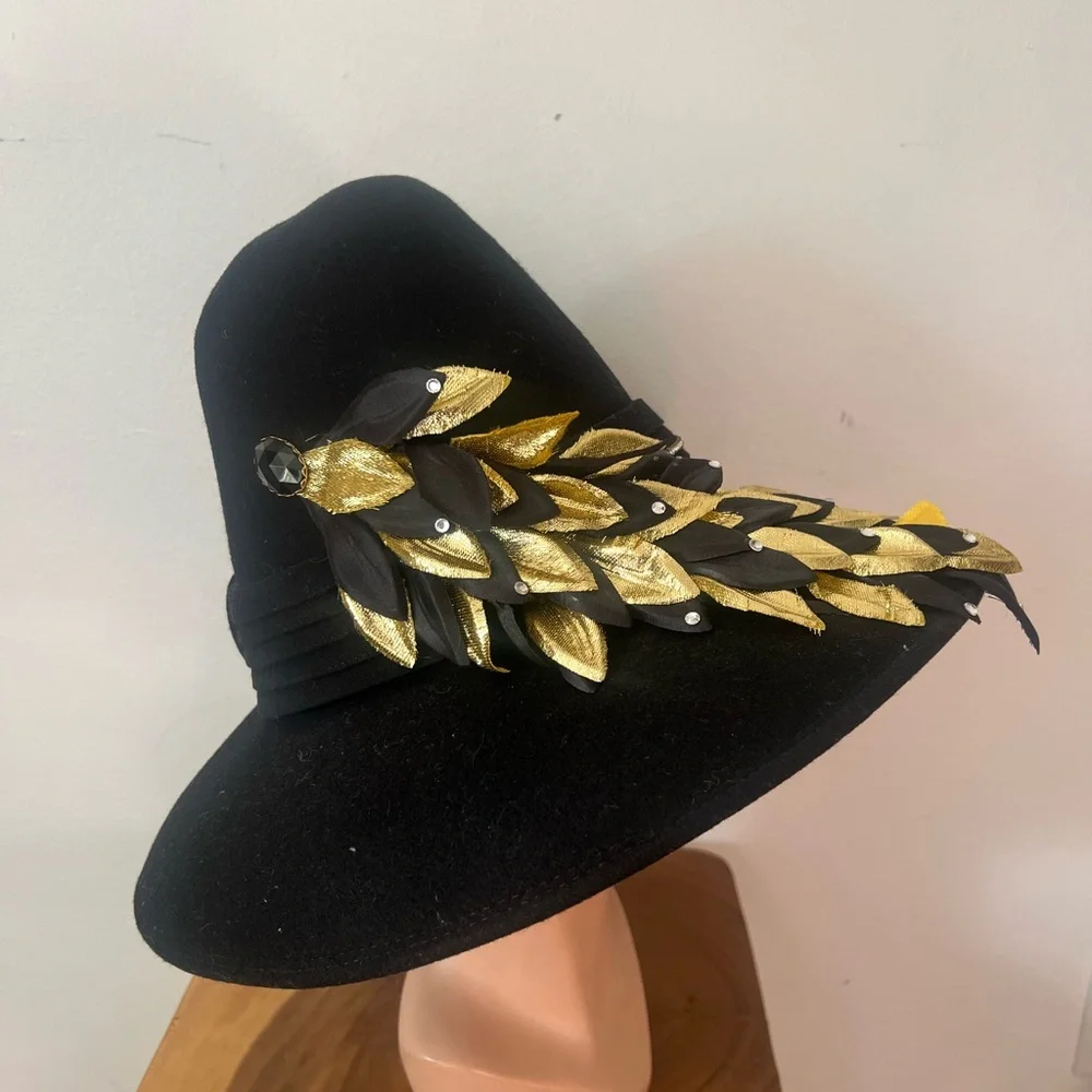 DEADSTOCK 90’s Vintage Black Wool Felt Fedora Gold Leaf Rhinestones Women's Hat - Picture 3 of 16